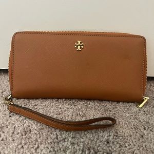 Tory Burch continental zip wallet